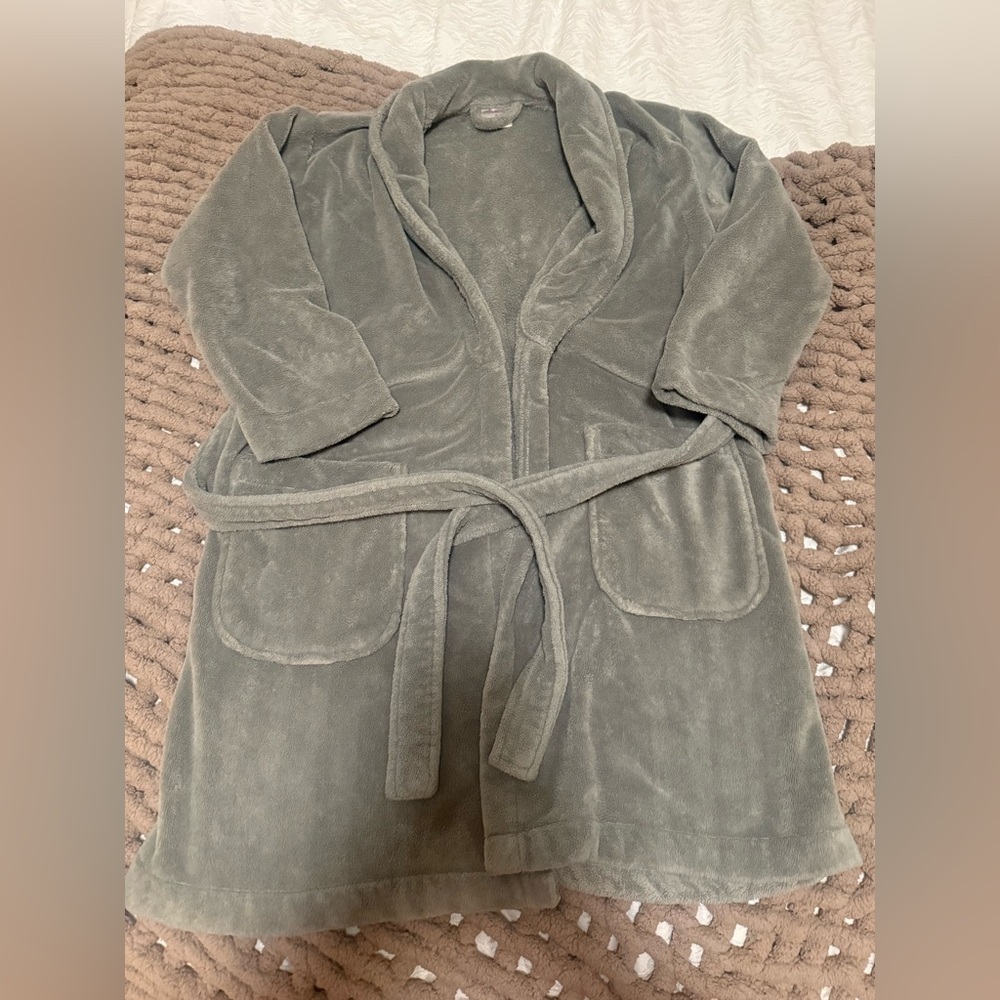 Women's Gray plush robe